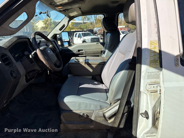 image for item EA1994 2013 Ford F450 flatbed truck