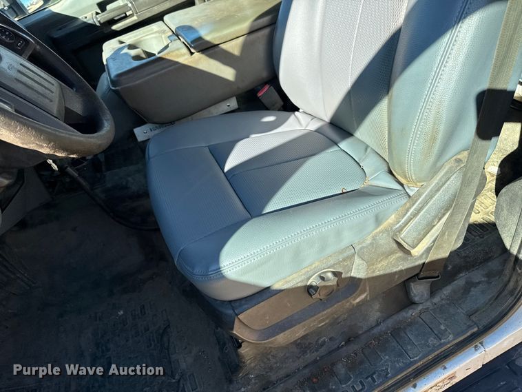 image for item EA1994 2013 Ford F450 flatbed truck