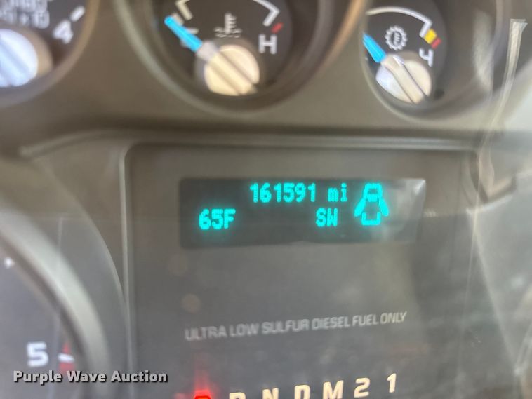 image for item EA1994 2013 Ford F450 flatbed truck