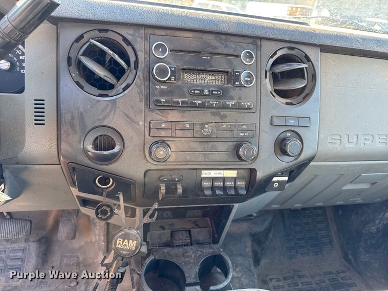 image for item EA1994 2013 Ford F450 flatbed truck