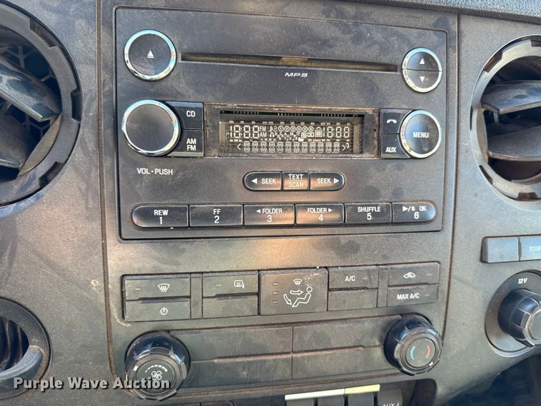 image for item EA1994 2013 Ford F450 flatbed truck