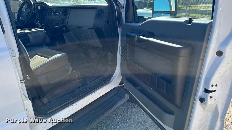 image for item EA1994 2013 Ford F450 flatbed truck