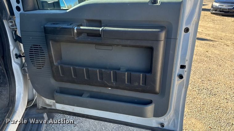 image for item EA1994 2013 Ford F450 flatbed truck