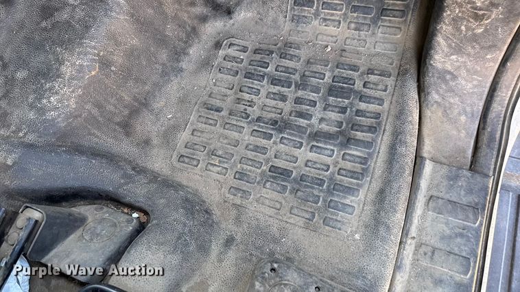 image for item EA1994 2013 Ford F450 flatbed truck