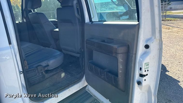 image for item EA1994 2013 Ford F450 flatbed truck