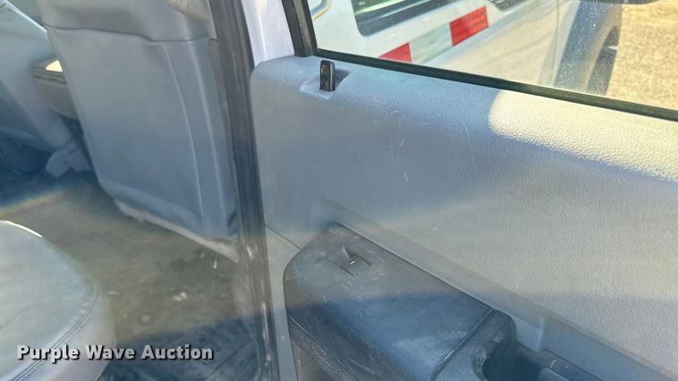 image for item EA1994 2013 Ford F450 flatbed truck