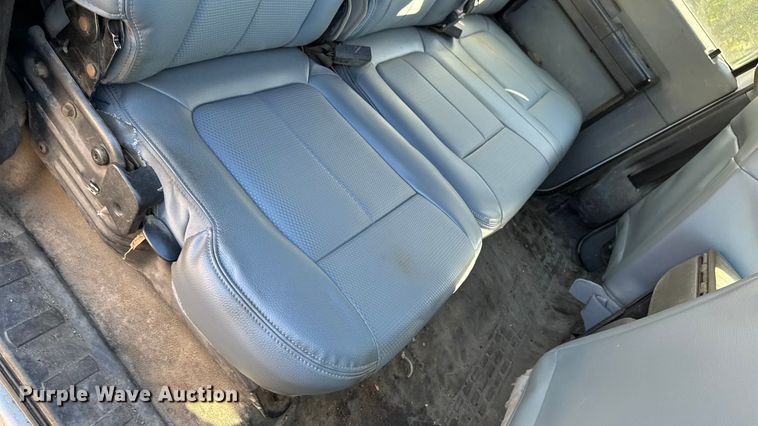 image for item EA1994 2013 Ford F450 flatbed truck