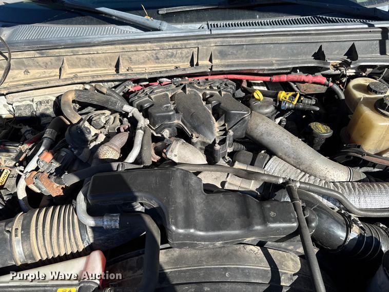 image for item EA1994 2013 Ford F450 flatbed truck