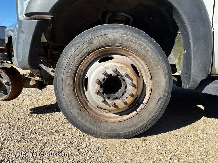 image for item EA1994 2013 Ford F450 flatbed truck