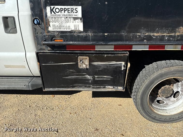 image for item EA1995 2015 Ford F450 flatbed truck