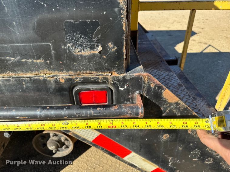 image for item EA1995 2015 Ford F450 flatbed truck