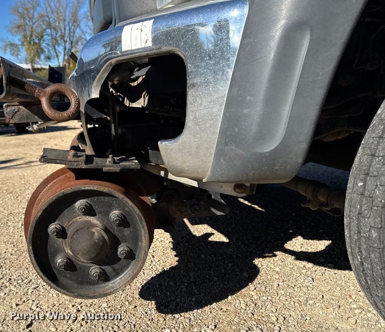 image for item EA1995 2015 Ford F450 flatbed truck