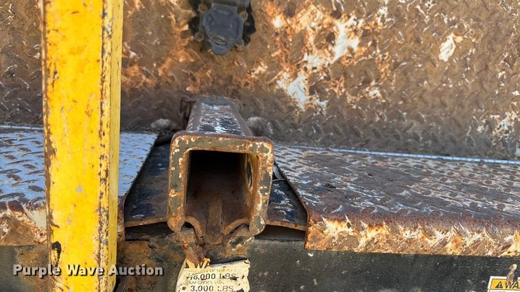 image for item EA1995 2015 Ford F450 flatbed truck