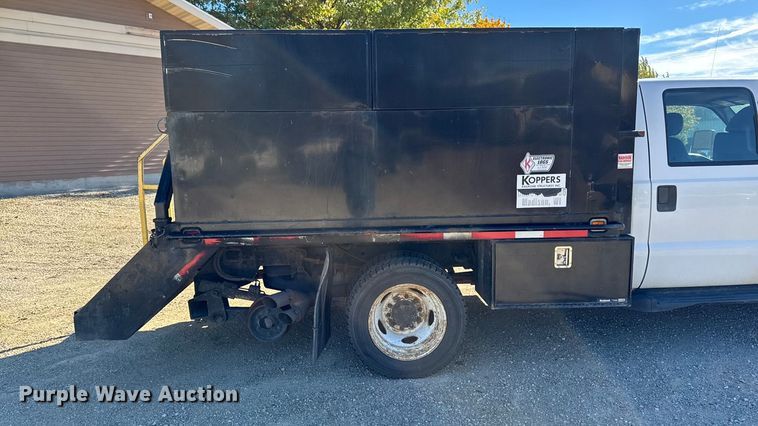 image for item EA1995 2015 Ford F450 flatbed truck