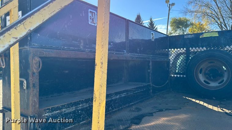 image for item EA1995 2015 Ford F450 flatbed truck