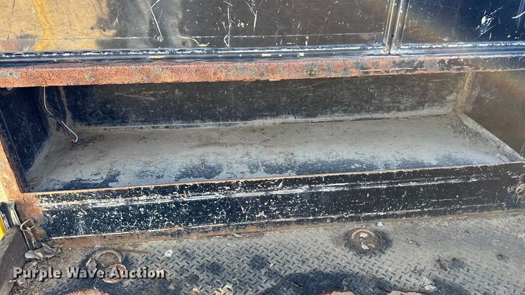 image for item EA1995 2015 Ford F450 flatbed truck