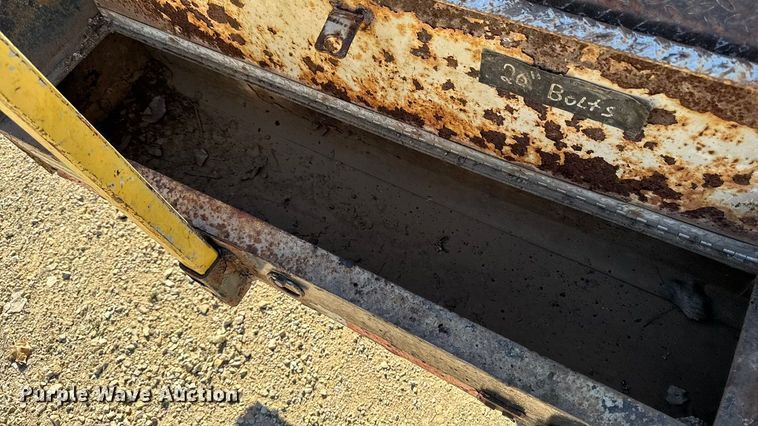 image for item EA1995 2015 Ford F450 flatbed truck