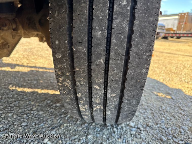 image for item EA1995 2015 Ford F450 flatbed truck