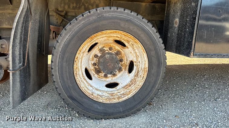 image for item EA1995 2015 Ford F450 flatbed truck