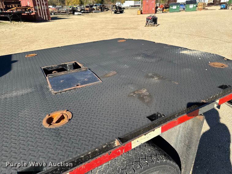 image for item EA1997 2015 Ford F550 flatbed truck