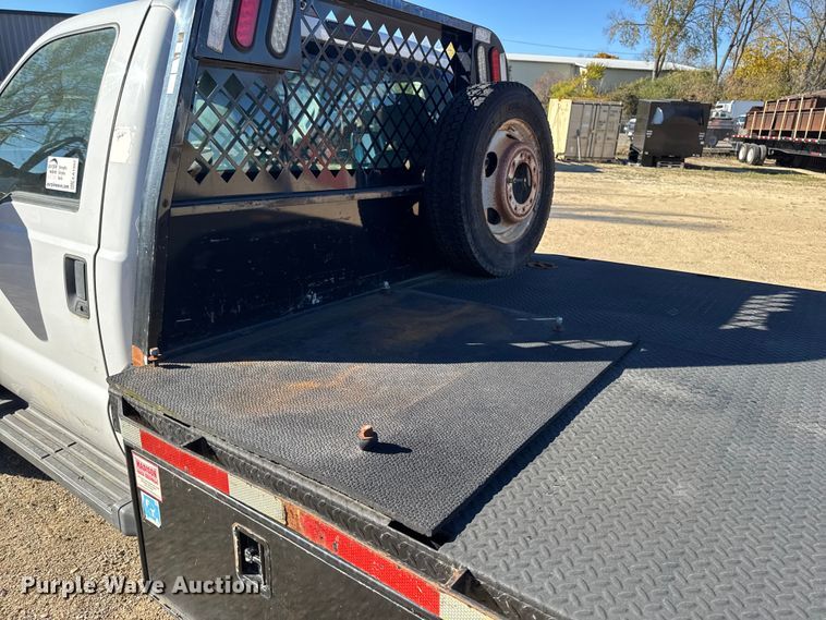 image for item EA1997 2015 Ford F550 flatbed truck