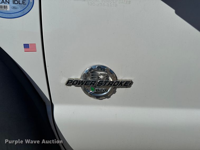 image for item EA1997 2015 Ford F550 flatbed truck