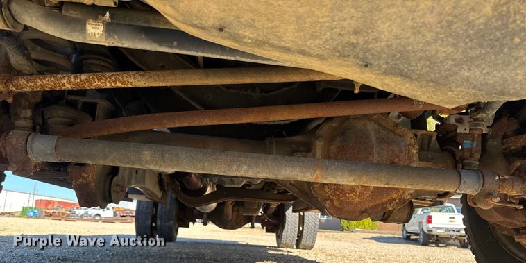 image for item EA1997 2015 Ford F550 flatbed truck