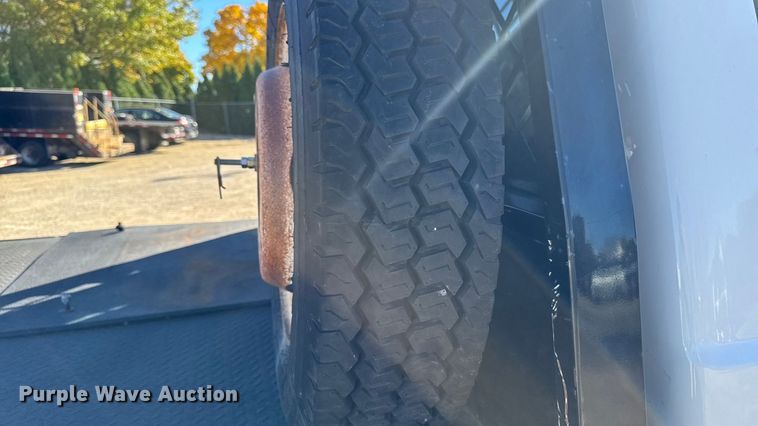 image for item EA1997 2015 Ford F550 flatbed truck