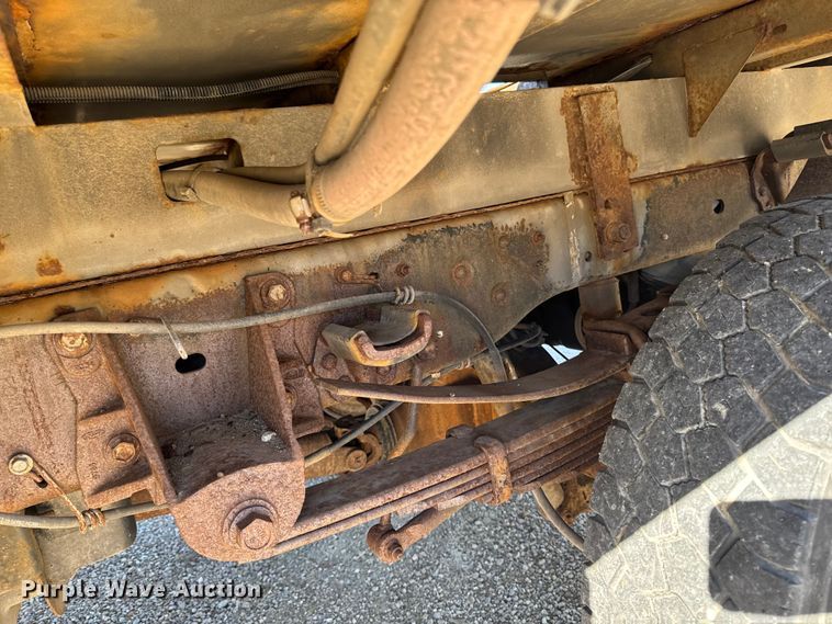 image for item EA1997 2015 Ford F550 flatbed truck