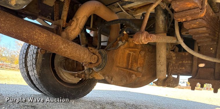 image for item EA1997 2015 Ford F550 flatbed truck