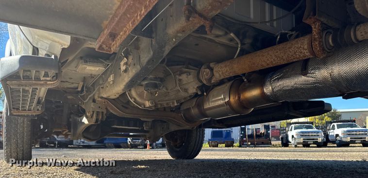 image for item EA1997 2015 Ford F550 flatbed truck