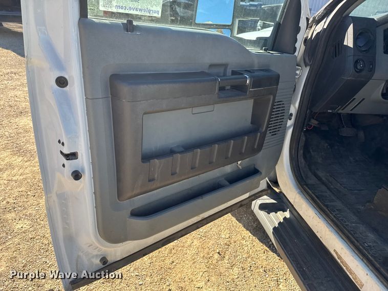 image for item EA1997 2015 Ford F550 flatbed truck