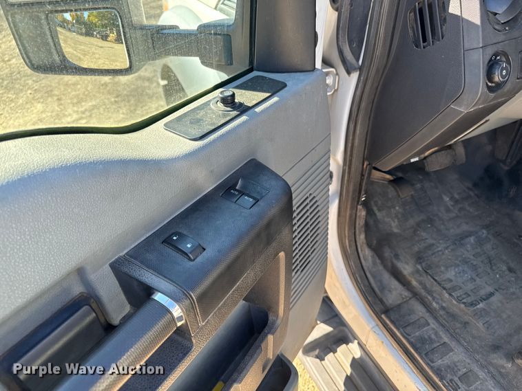 image for item EA1997 2015 Ford F550 flatbed truck