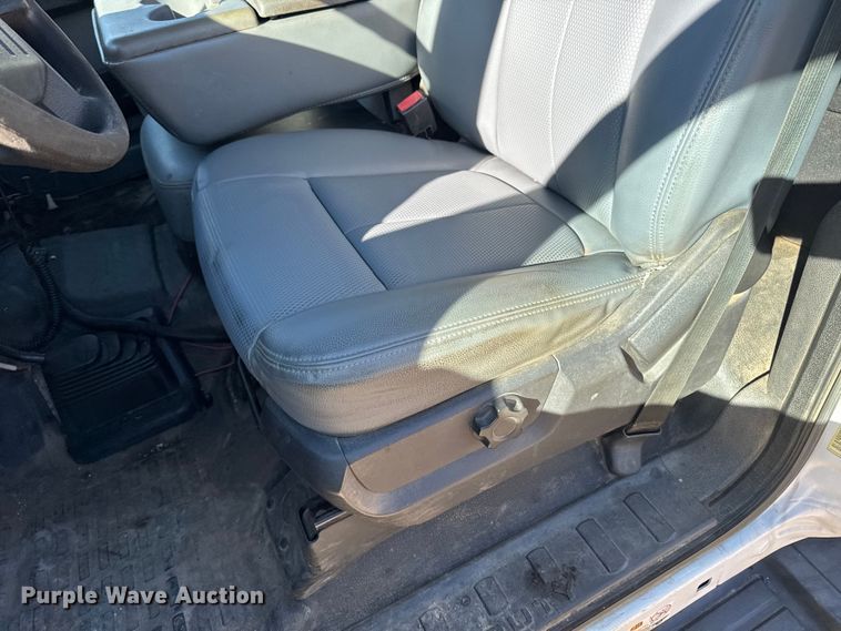 image for item EA1997 2015 Ford F550 flatbed truck