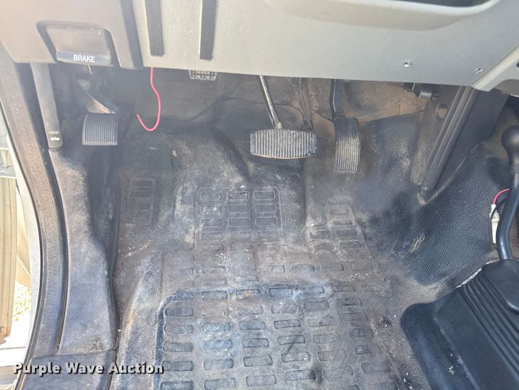 image for item EA1997 2015 Ford F550 flatbed truck