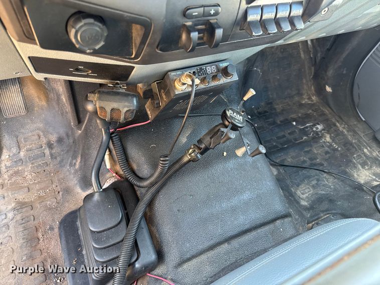 image for item EA1997 2015 Ford F550 flatbed truck