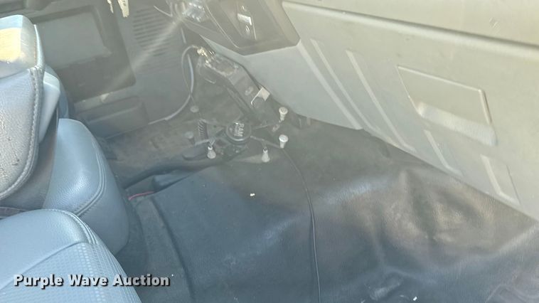 image for item EA1997 2015 Ford F550 flatbed truck