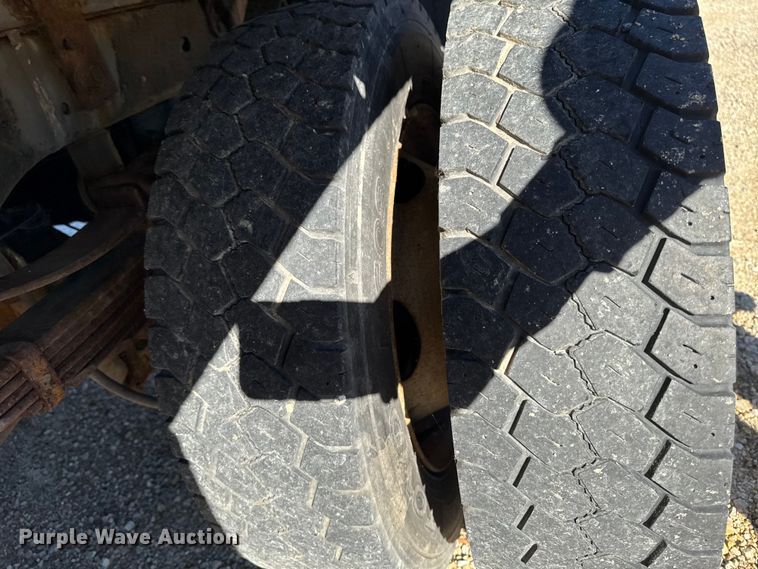 image for item EA1997 2015 Ford F550 flatbed truck