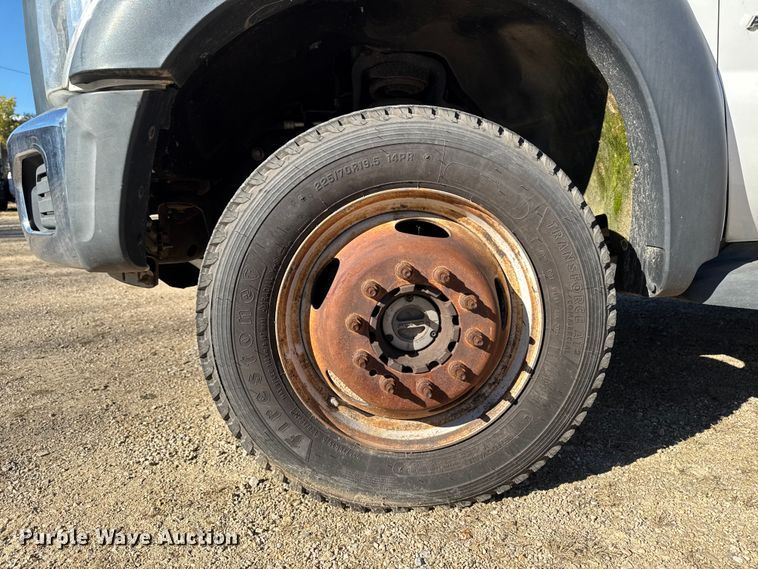 image for item EA1997 2015 Ford F550 flatbed truck