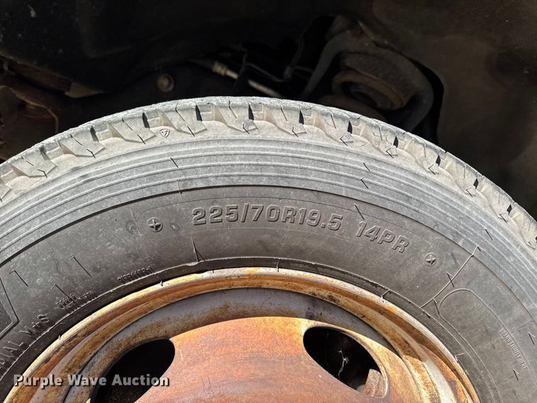 image for item EA1997 2015 Ford F550 flatbed truck