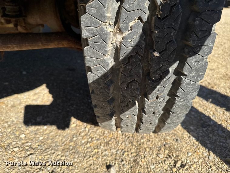 image for item EA1997 2015 Ford F550 flatbed truck