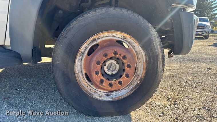 image for item EA1997 2015 Ford F550 flatbed truck