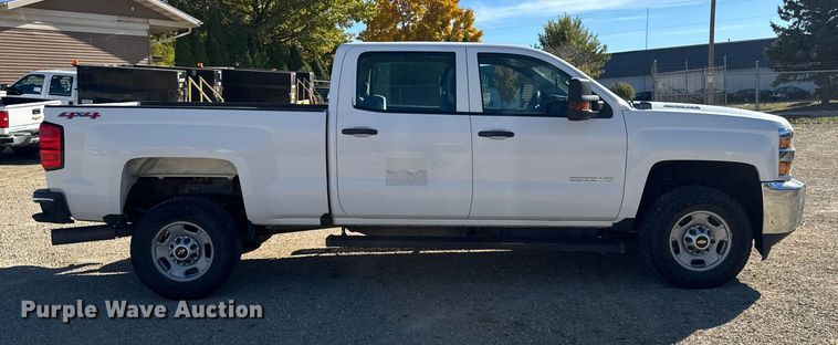 image for item EA1999 2016 Chevrolet Silverado 2500HD Crew Cab pickup truck