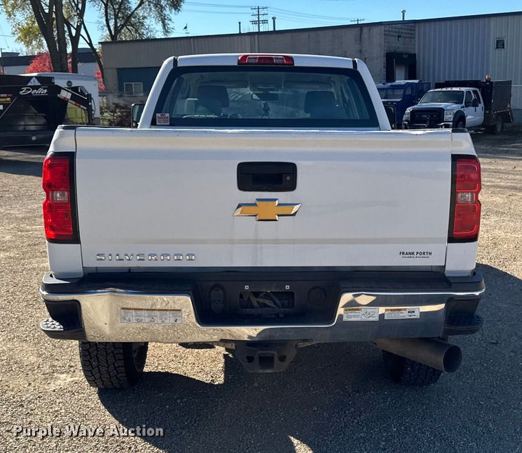 image for item EA1999 2016 Chevrolet Silverado 2500HD Crew Cab pickup truck