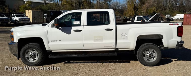 image for item EA1999 2016 Chevrolet Silverado 2500HD Crew Cab pickup truck