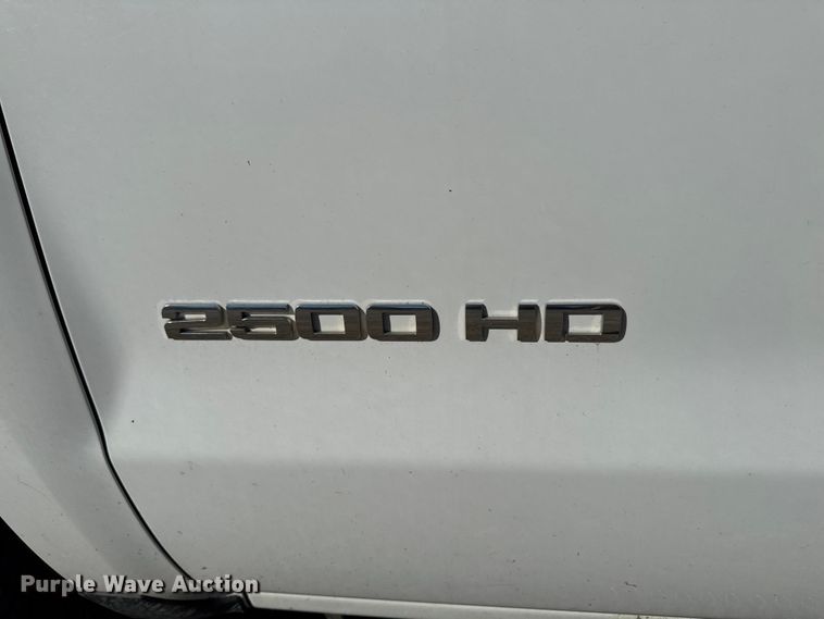 image for item EA1999 2016 Chevrolet Silverado 2500HD Crew Cab pickup truck