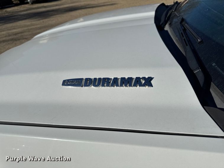 image for item EA1999 2016 Chevrolet Silverado 2500HD Crew Cab pickup truck