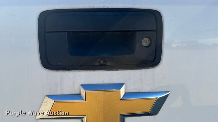 image for item EA1999 2016 Chevrolet Silverado 2500HD Crew Cab pickup truck