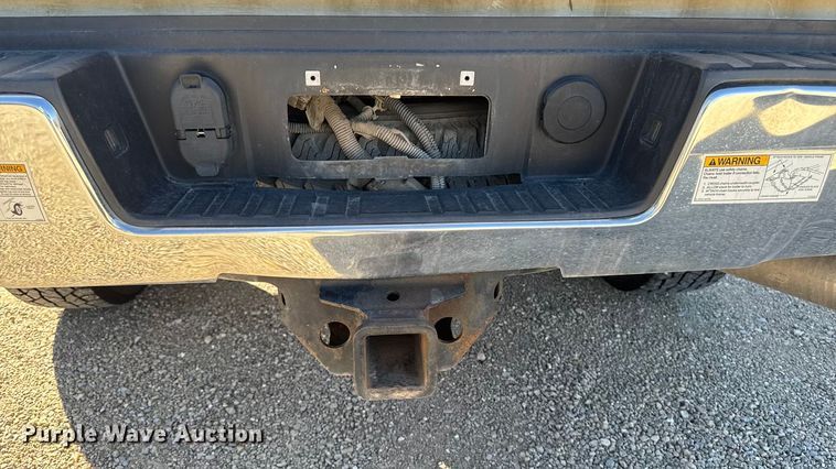 image for item EA1999 2016 Chevrolet Silverado 2500HD Crew Cab pickup truck