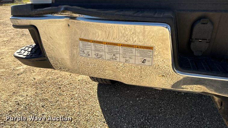 image for item EA1999 2016 Chevrolet Silverado 2500HD Crew Cab pickup truck